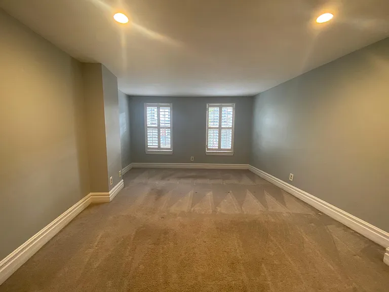 208 Ford St — Photo 11