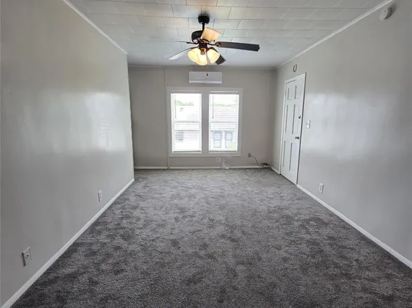 615 Kernohan St APT 4, Crosby, TX 77532