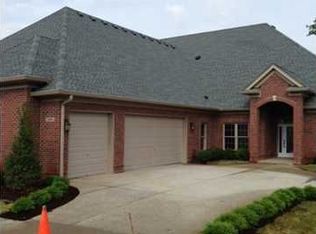 328 Lanai Ct, Louisville, KY 40245