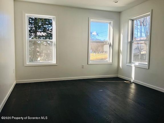 2nd image of 935 Pancoast St