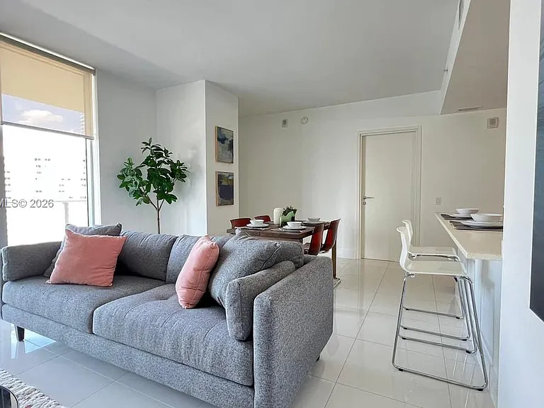 1300 Brickell Bay Dr #3400 — Photo 3