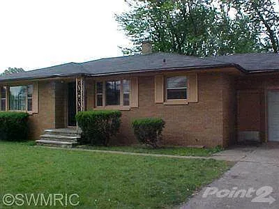 242 E Delaware Ave photo 1