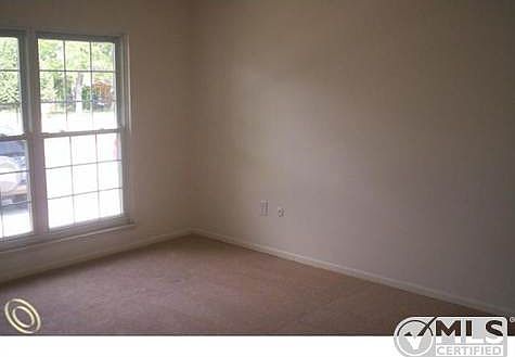 MASTER BEDROOM.jpg