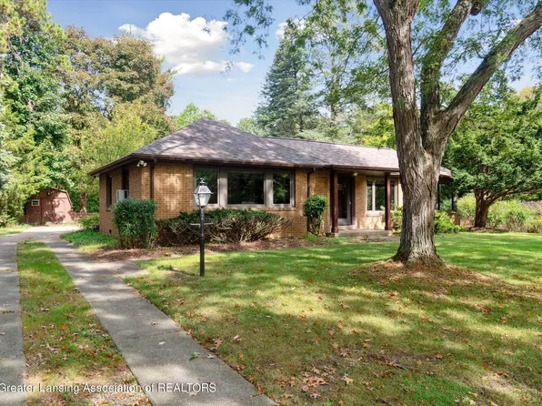 2466 Arrowhead Rd, Okemos, MI 48864