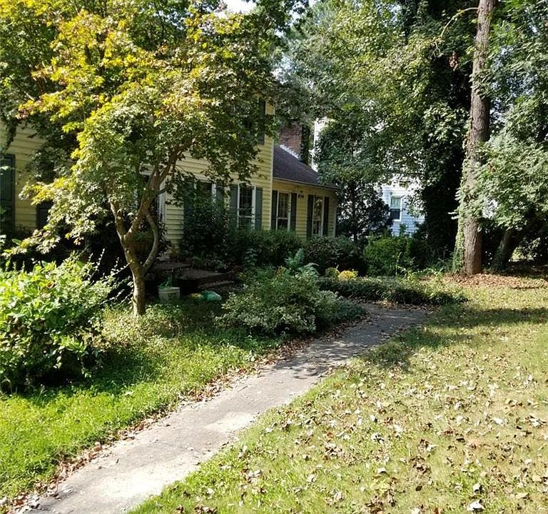 2nd image of 2351 N Forest Dr