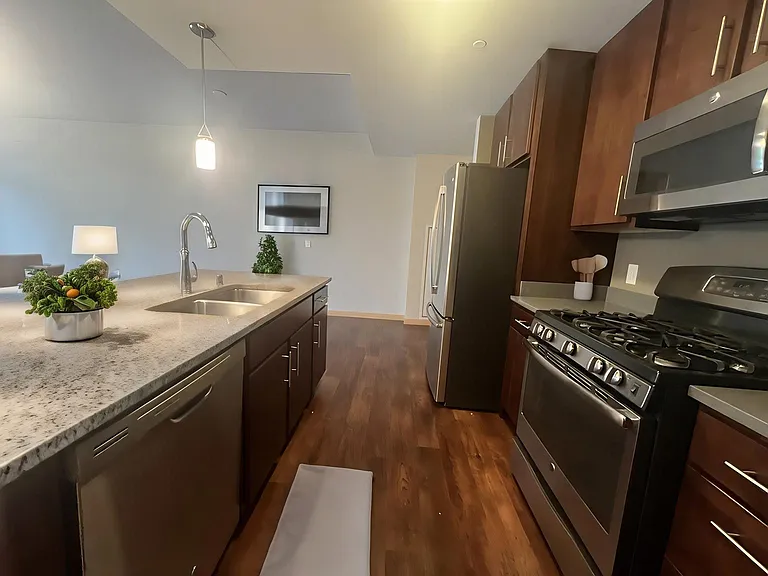 Venture Luxury High Rise — Photo 149