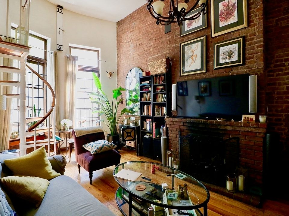 1st image of 39 W 70th St #1A