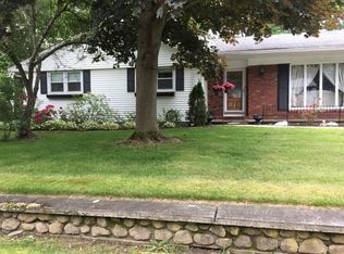 21 Windsor Dr, Whitman, MA 02382