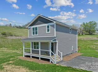 208 Sycamore Farm Rd, Leicester, NC 28748