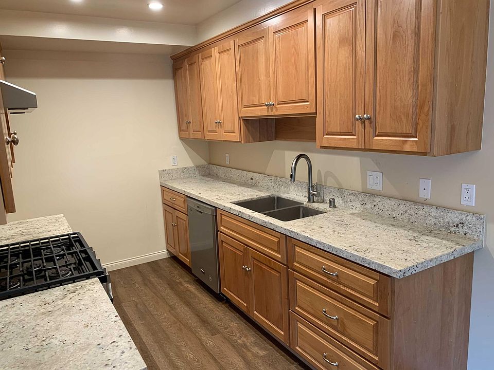 1st image of 8740 Owensmouth Ave APT 5