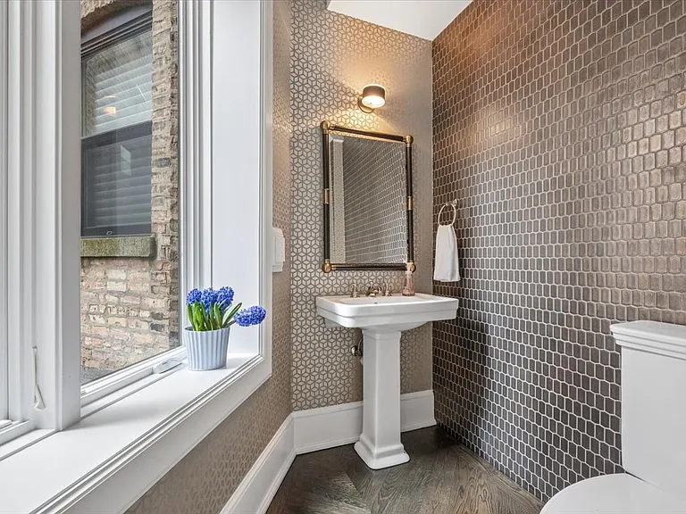 458 W Deming Pl — Photo 31