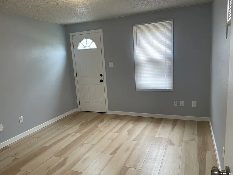 1802 Coachman Dr — Photo 10