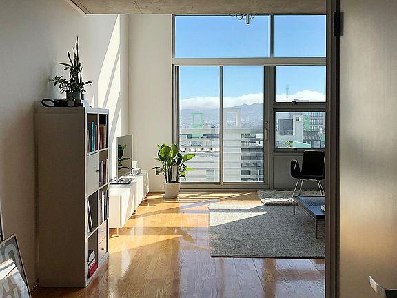 2nd image of 77 Dow Pl APT 910