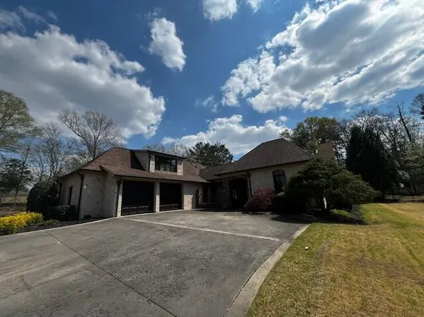 2815 Edinburgh Park Rd, Tupelo, MS 38804