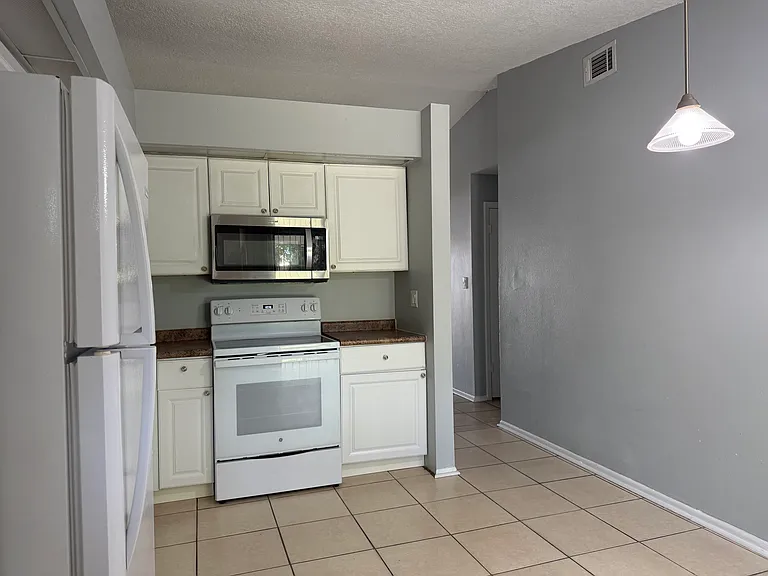1707 Ridgewood Ln #A — Photo 7