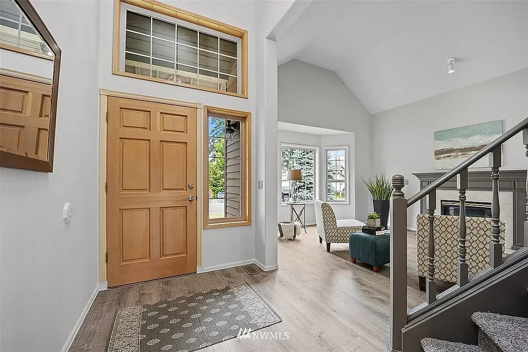 4 bed, 2.5 bath, 2180 sqft, $3,799 — Photo 2