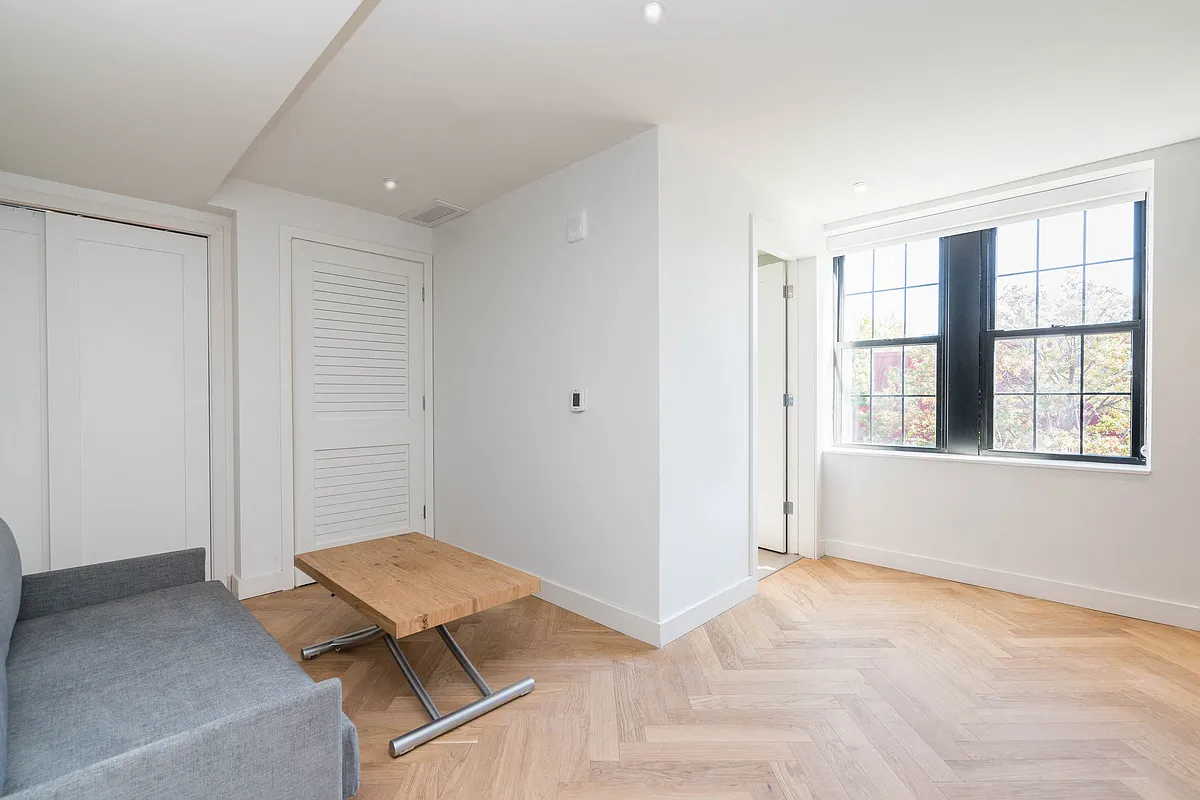 Floor plan Furnished Studio
