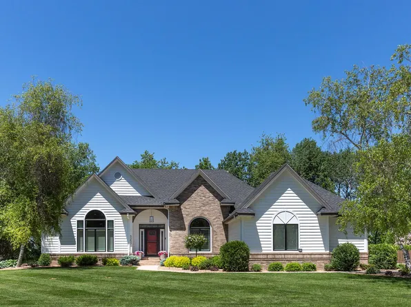 5253 Brackenwood Ct, La Crosse, WI 54601