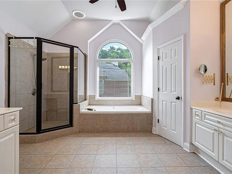 168 Highgrove Dr — Photo 34