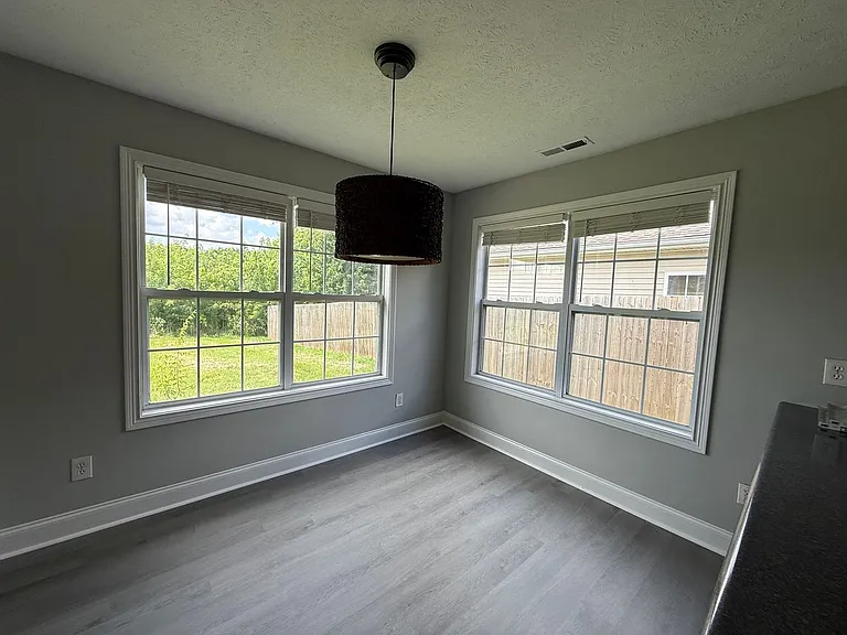 474 Hilton Way — Photo 4