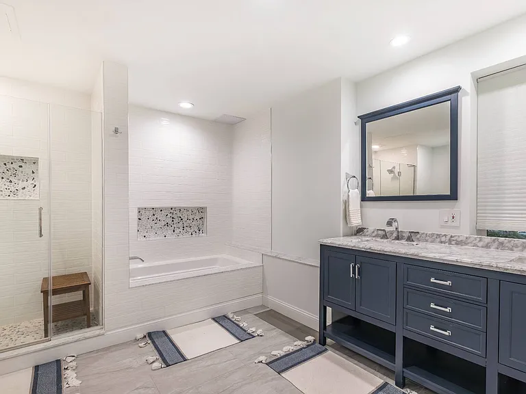 312 Noyack Rd — Photo 19