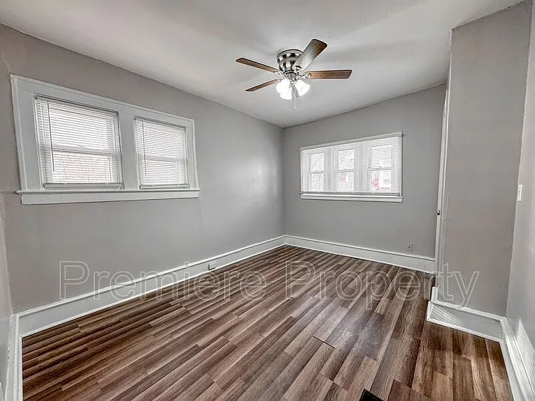 514 W Walnut St #A — Photo 5