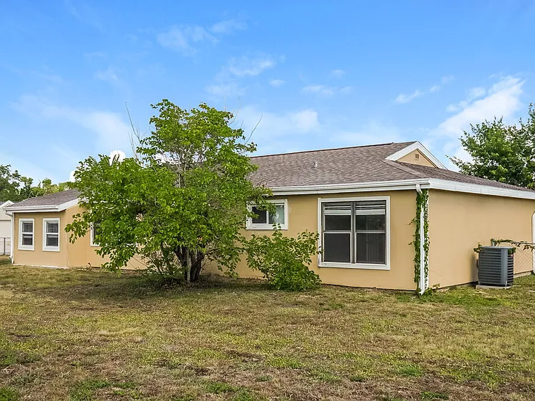 5362 Trekell St — Photo 16