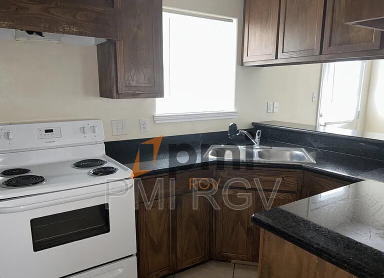 315 W Albatross Ave #UNITC — Photo 3