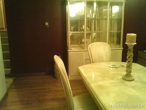 4th image of 160 Clinton River Dr