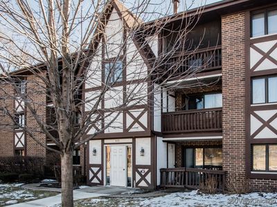 8415 W 95th St APT 24, Hickory Hills, IL, 60457