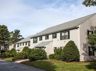 141 Great Neck Rd S #203, Mashpee, MA 02649