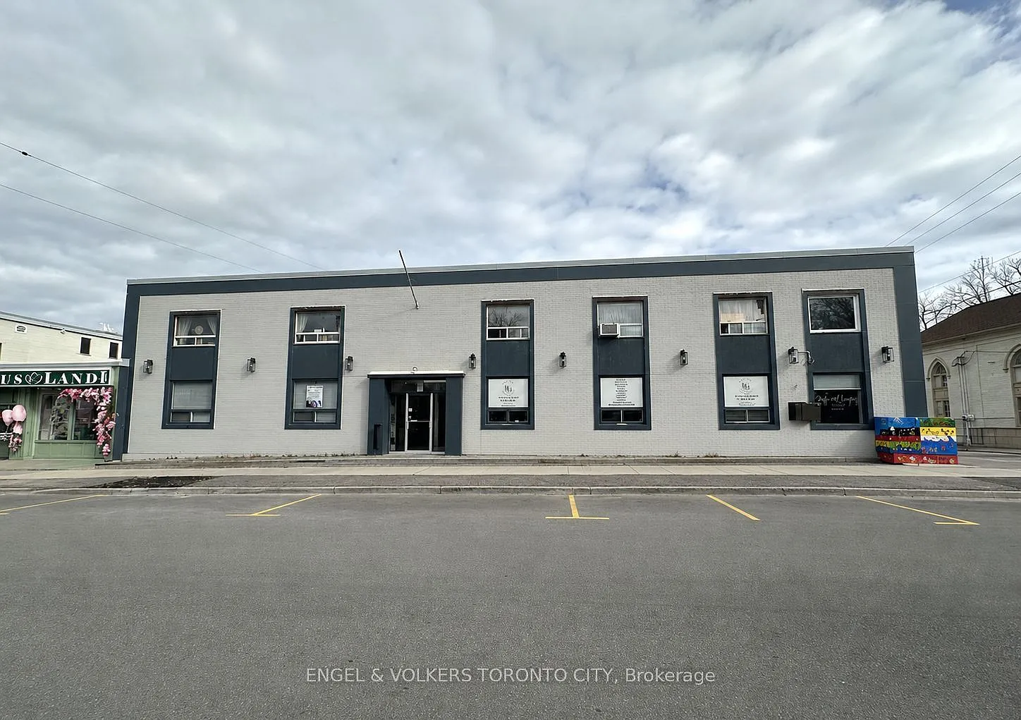 3 bed, $1,999 — Photo 1