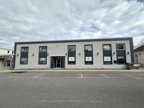 10 Mosley St #2B, Aurora, ON L4G 1G6