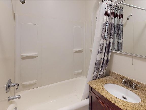 5th image of 3846 Wyoming St