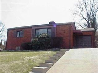 4576 Echo Glen Dr, Pittsburgh, PA 15236