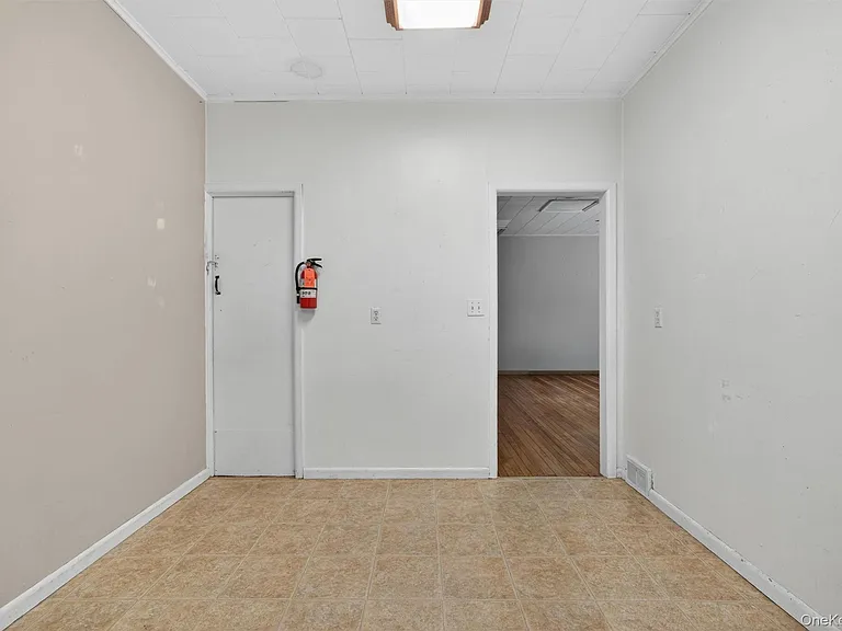 4 Montgomery Rd #1 — Photo 7