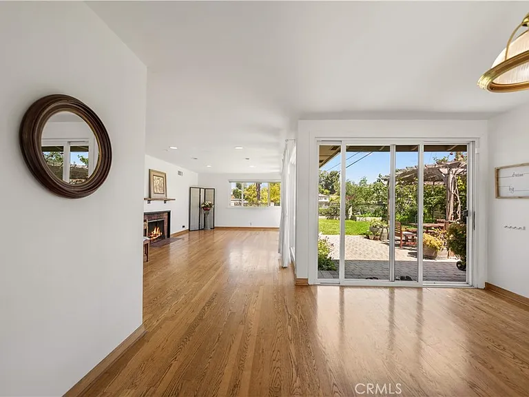 1033 S Isabella Ave — Photo 4