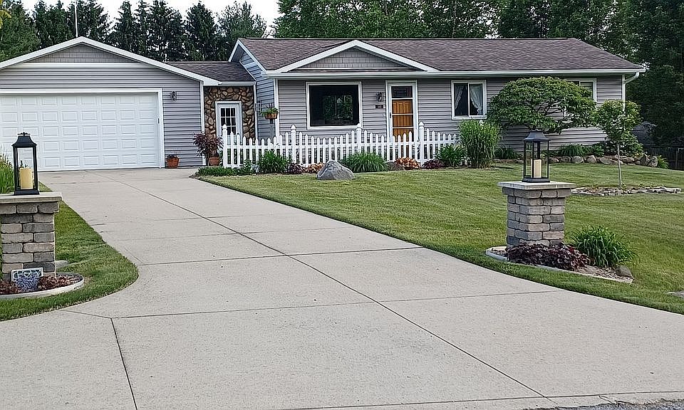 1st image of 3411 Sandpiper Dr