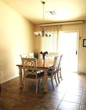 Eat in kitchen