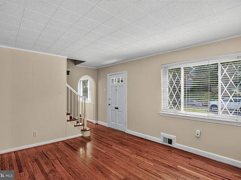 5915 Ryland Dr — Photo 5