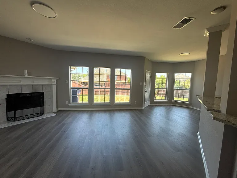 1220 Resaca Dr — Photo 6