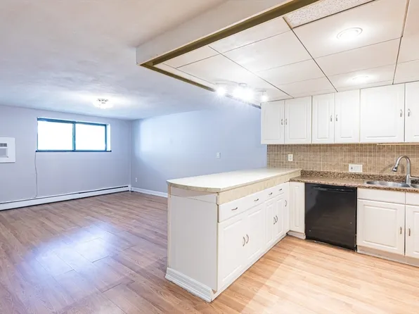 1100 Governors Dr APT 4, Winthrop, MA 02152