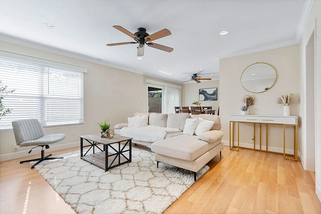 8155 Carmel Dr — Photo 1