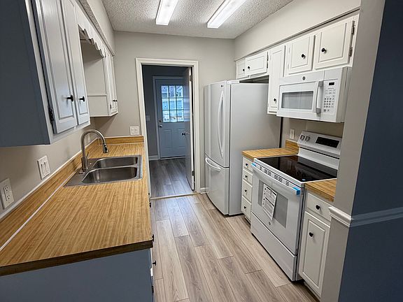 5th image of 3572 Gondola Dr