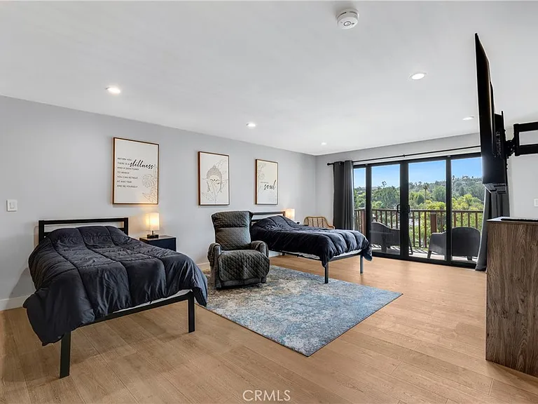 5150 Campo Rd — Photo 11