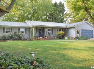 1617 Sandusky Rd, Jacksonville, IL 62650