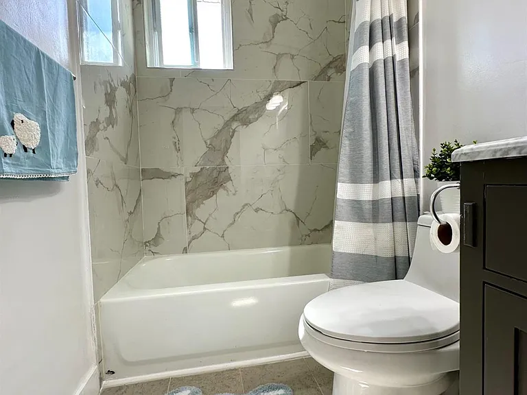 1111 Marionola Way — Photo 21