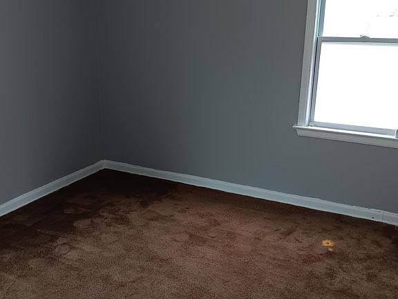 5th image of 10038 Evergreen Ave