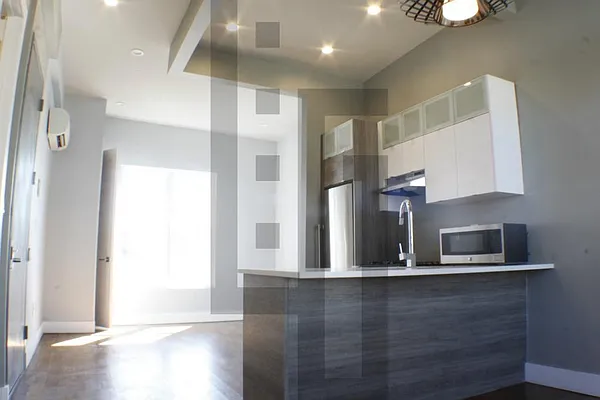 Rented by Loom Group | media 18