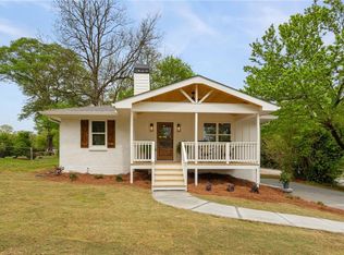 900 Sharon Cir SE, Smyrna, GA 30080